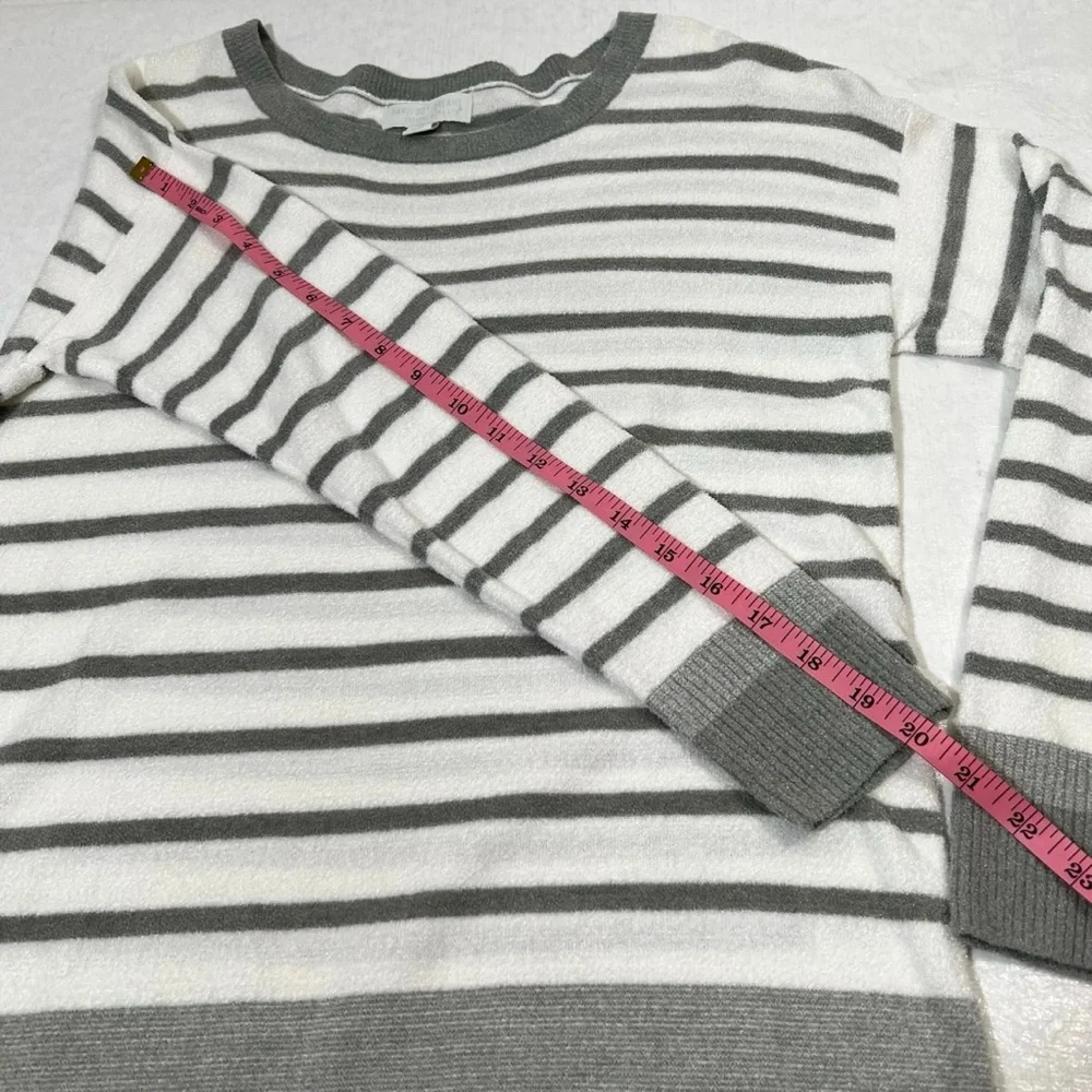 Barefoot Dreams Gray and White Striped Sweater - Picture 6 of 10